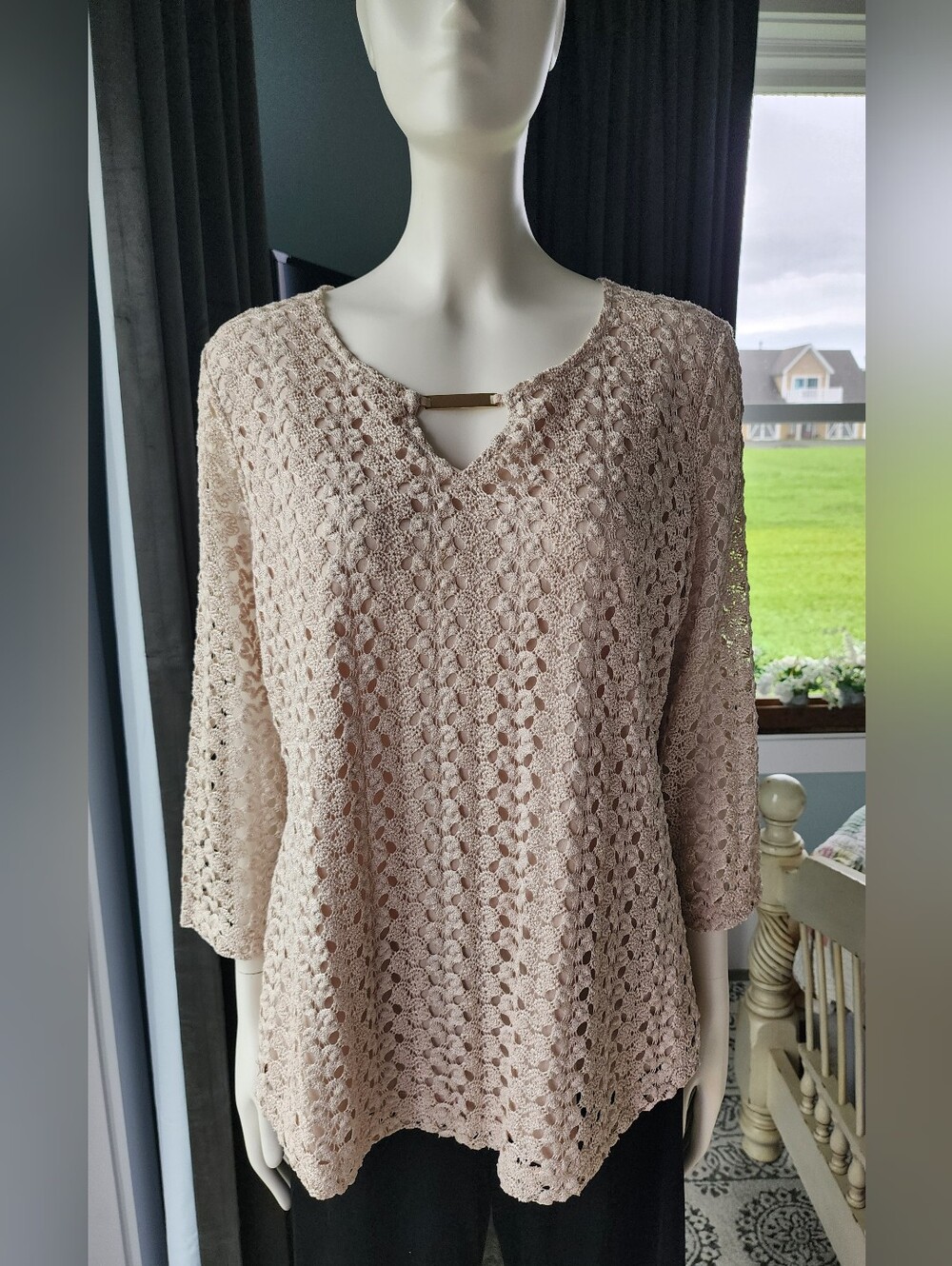 JM Collection Crochet Lace Keyhole Top Sz P/XL
